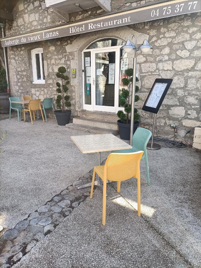 Auberge Du Vieux Lanas Logis Hotel Restaurant Exterior foto