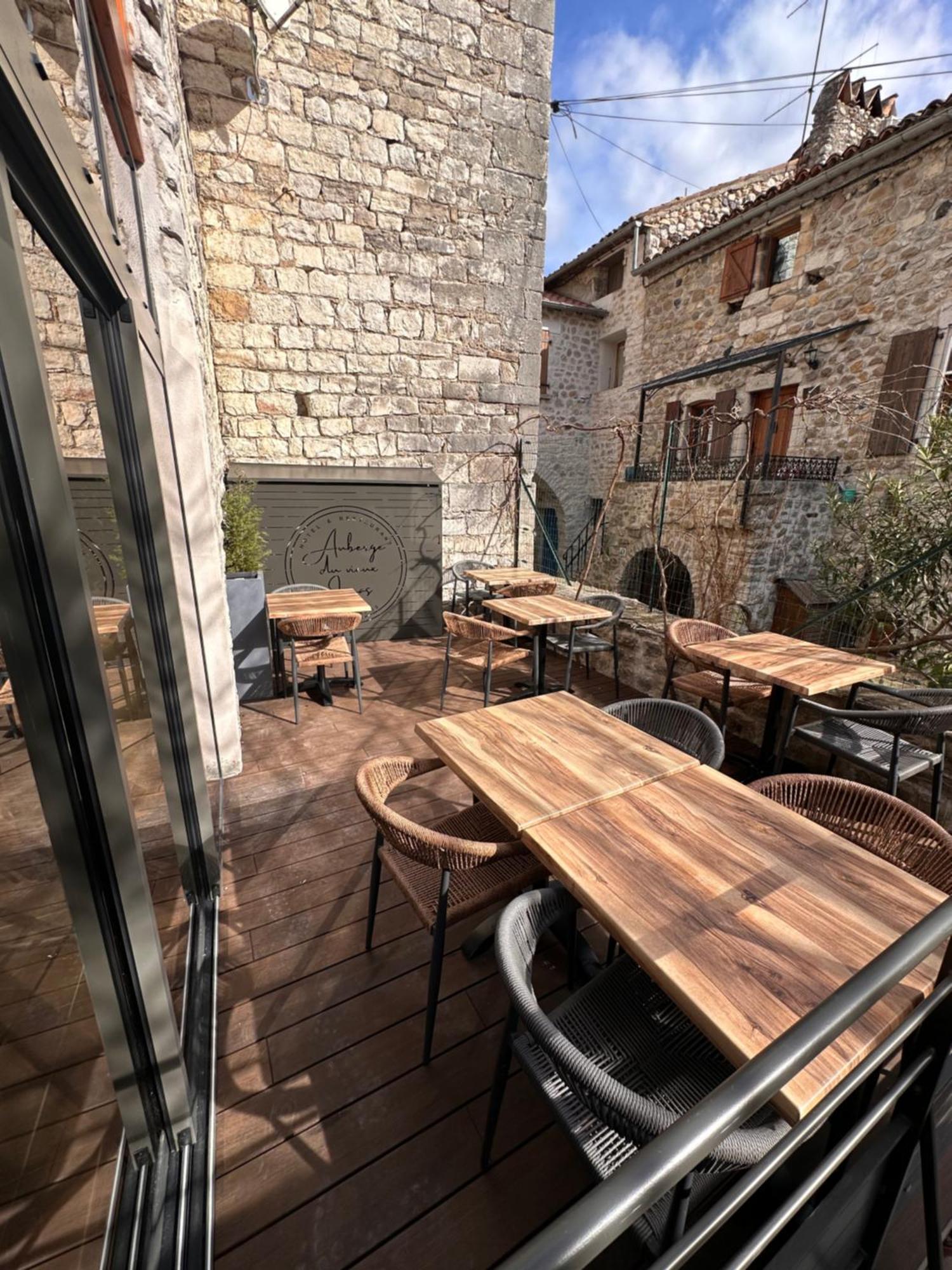 Auberge Du Vieux Lanas Logis Hotel Restaurant Exterior foto